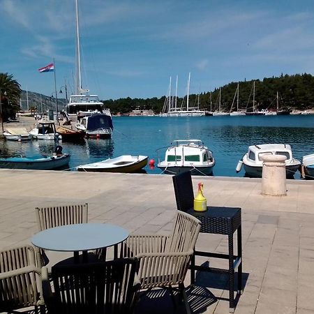Apartman Tudor Stari Grad  Buitenkant foto