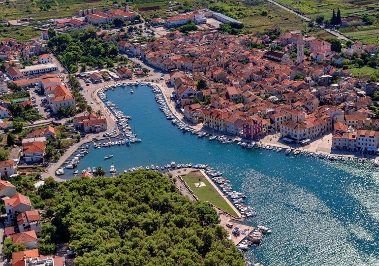 Apartman Tudor Stari Grad  Buitenkant foto