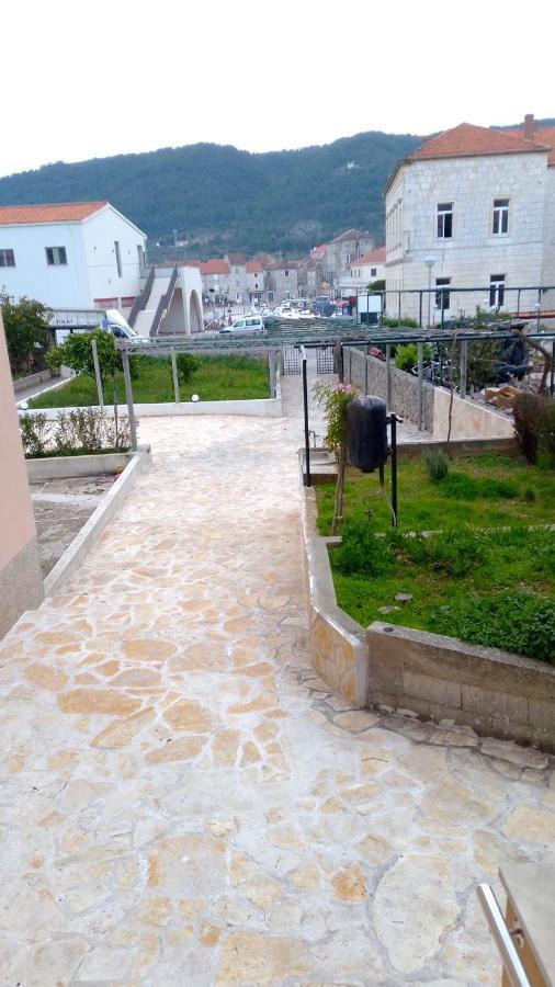 Apartman Tudor Stari Grad  Buitenkant foto